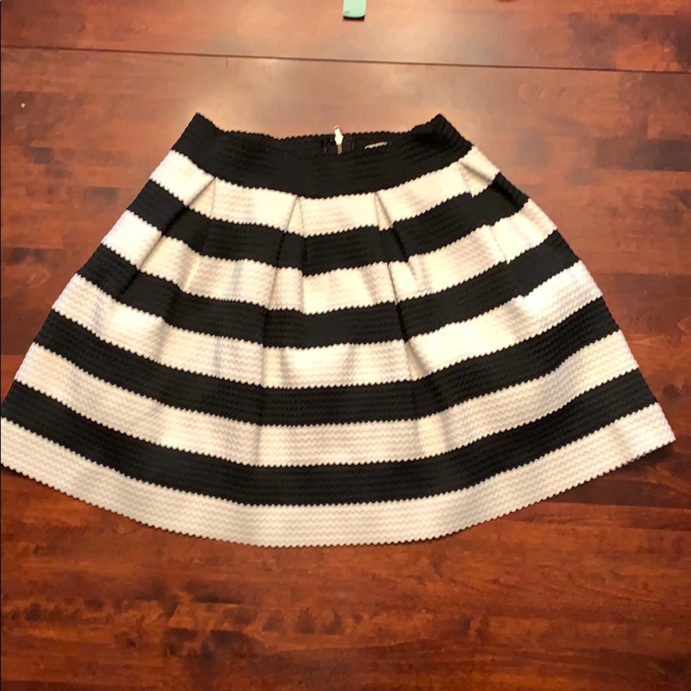 Black and white mini skirt